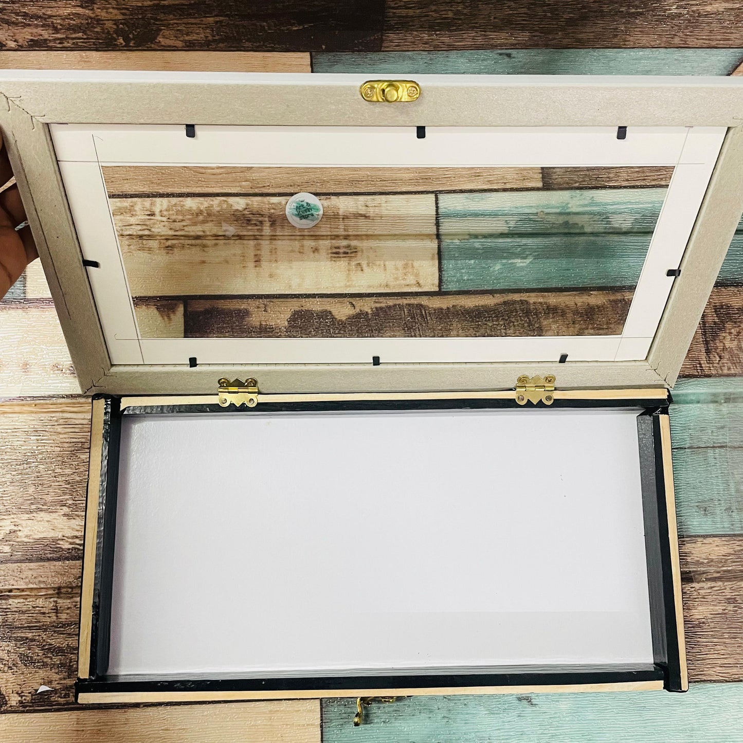 White Shadow Frame Box